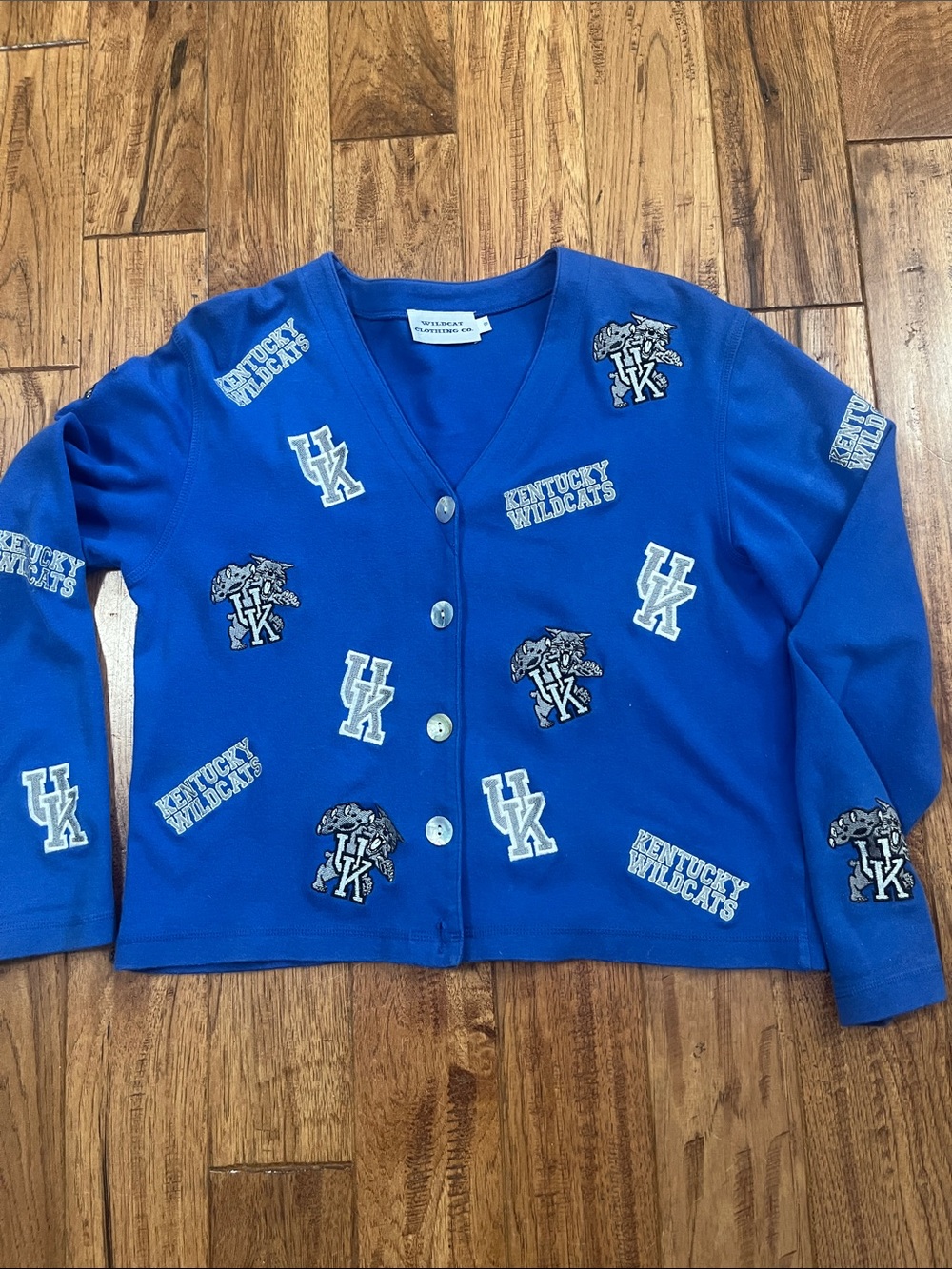 Kentucky Wildcats women’s small Blue Logo Cardigan Sweater #624